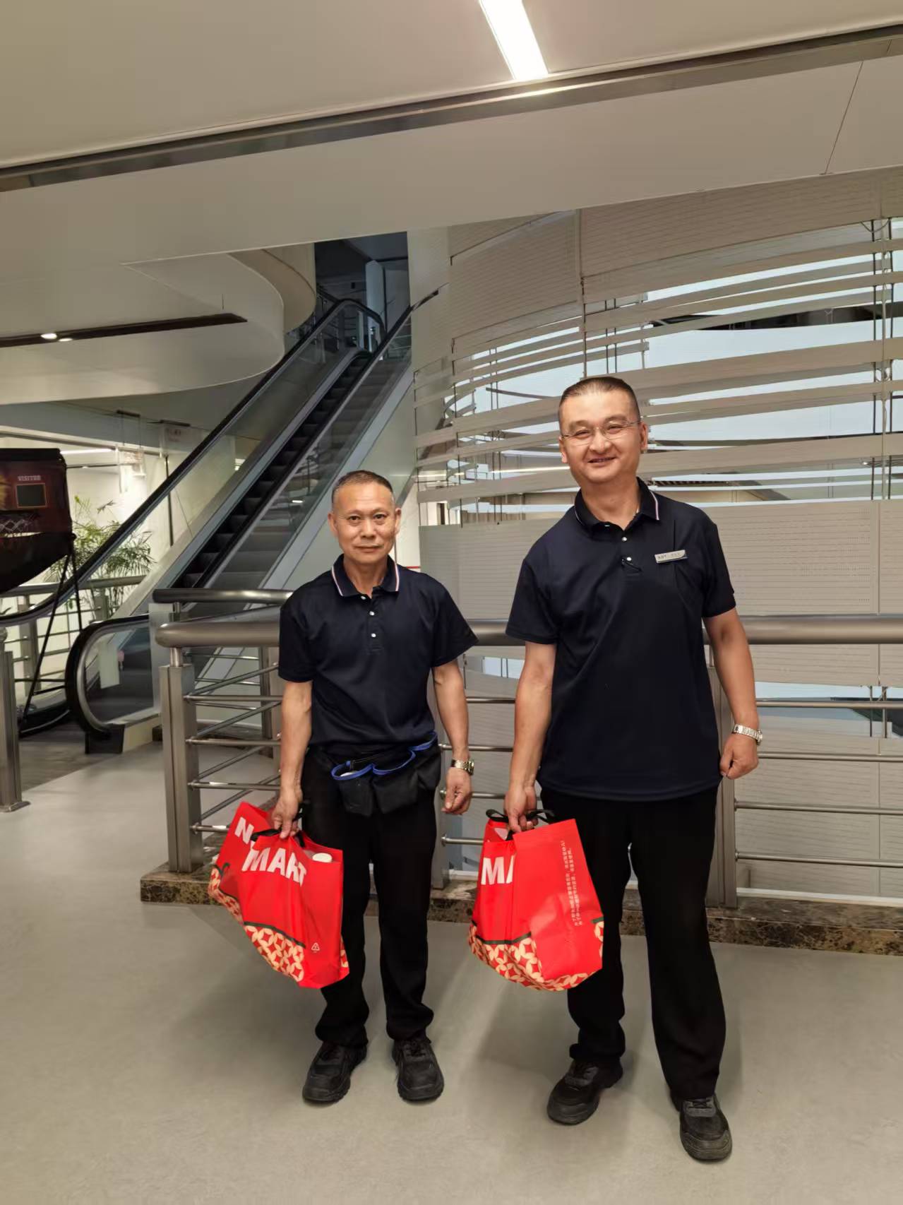 一份清凉礼，万般企业情——记爱迪特高温物资发放后感